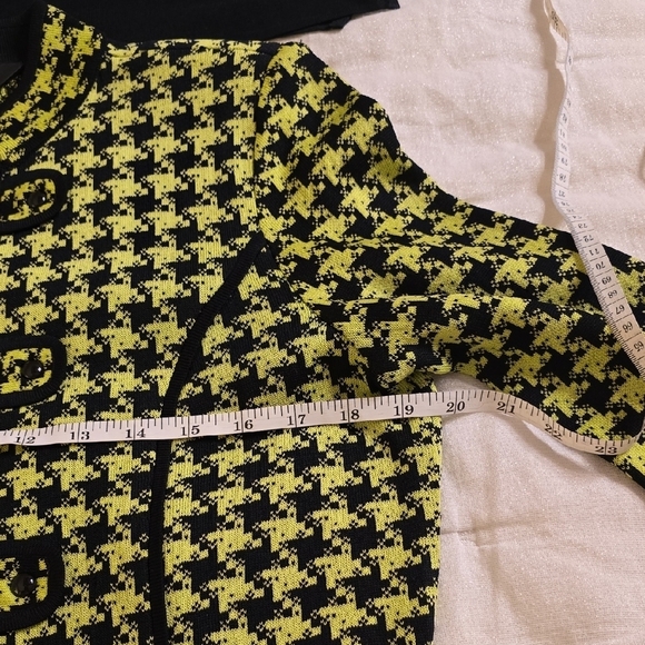 Ming Wang 2 Pieces Green and Black Blazer Classic Tailored Design And Top - Picture 9 of 16